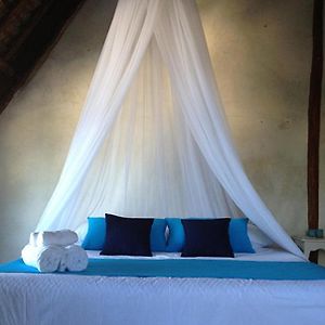 Zimmer mit Kingsize-Bett
